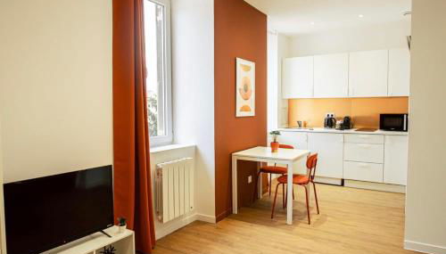 Le Terracotta - Joli studio Metro D Valmy et quais de Saone - wifi inclus - Photo 2, stove