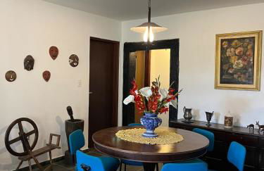 Chácara Casa Amarela - estrutura completa de lazer - ambientes elegantes e exclusivos - campo de futebol e bocha - piscina - lareiras - 10 min Rota do Vinho - Foto 28