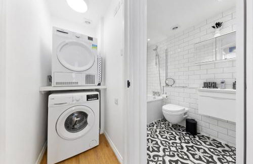 Modern 2BR Apartment Perfect for Remote Work - Foto 32