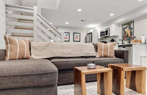 Classy Central DC Bloomingdale 1-BR Getaway - Foto 1