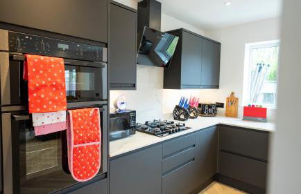 Stylish 4-Bed House in Arley - Photo 14