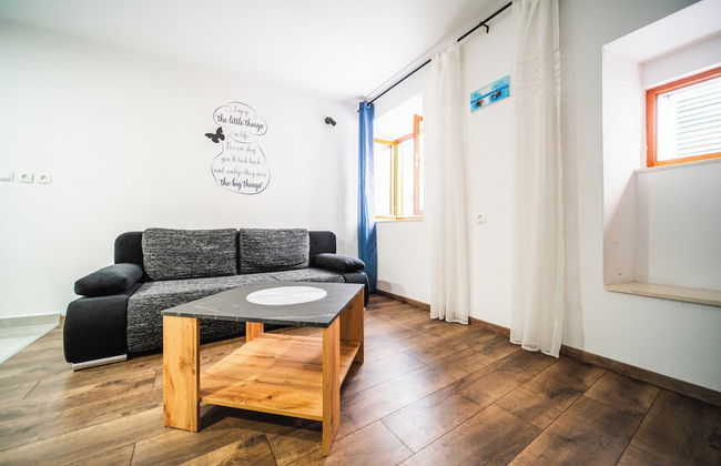 M & J Central Suites - Photo 61