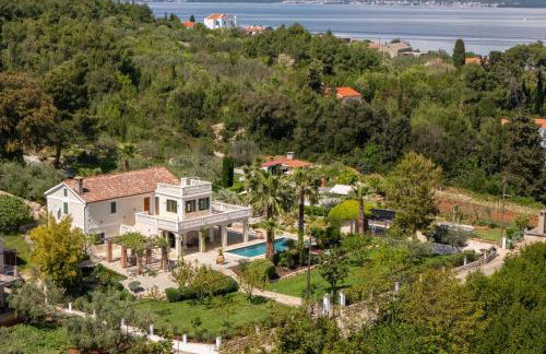 Aurora Lukorana - Photo 3