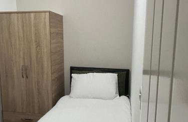 Large 6-Bedroom Family Home in Willenhall - Foto 6