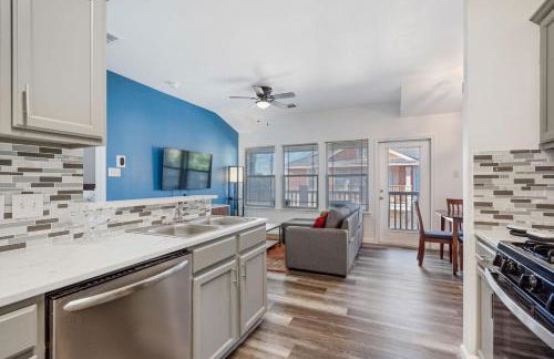 Quaint 2BD2B Condo* Fully Furnished*Amazing Patio* - Photo 13