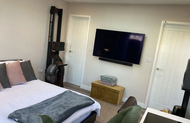 Contemporary Guest House With Outside Barrel Sauna - Foto 5