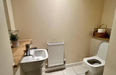 Spacious 2-bedroom house with free parking - Foto 13