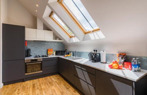 Oakfield Premier Apartments-High Speed WiFi-Smart SelfCheckIn-Central Cardiff Gem - Photo 31