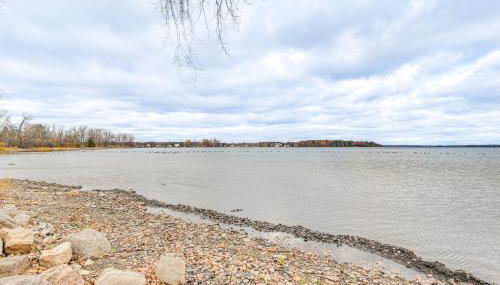 Ski, Fish and Unwind Peaceful Lake Champlain Home! - Foto 3