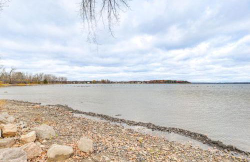 Ski, Fish and Unwind Peaceful Lake Champlain Home! - Foto 3