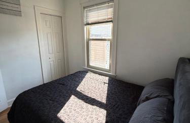 Free Parking! Private Rooftop! 3bd near downtown! - Photo 14