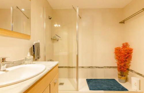 Apt.p/5 15min from Barcelona and Beaches W/Terrace - Photo 18