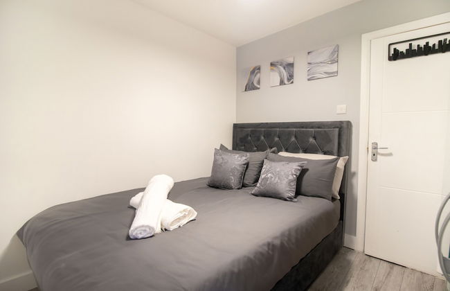 London Apt - Sleeps 4 - Parking - Wifi - Foto 8