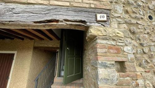 Alloggio con camino nel borgo del castello - Foto 3