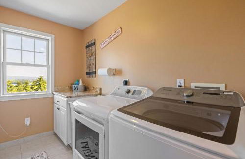 Lakeside Luxury Retreat with Winnipesaukee Views - Foto 67