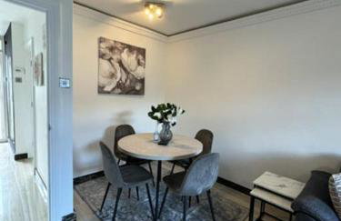 Stylish London Stay 2-Bedroom Duplex Sleeps 6 - Foto 1
