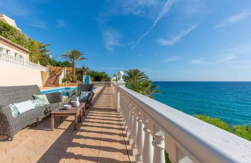 Frontline Villa - Photo 5