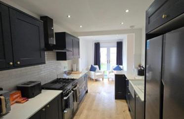 4 bedroom detached house - Foto 14
