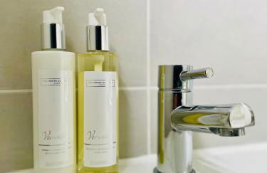 Cosy Coastal 2-Bedroom Cottage with Hot Tub and Log Burner - Foto 30