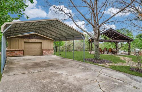 Lakefront Oasis King BDGame RoomLake Access - Foto 22