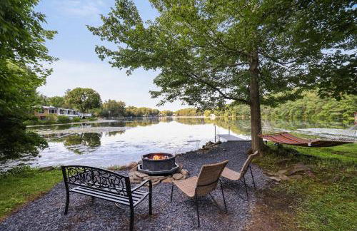 Lakeside Haven, a Modern Cottage with Lake Views - Foto 1