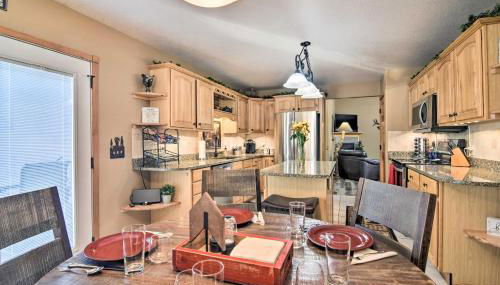 Family-Friendly Home with Hot Tub 1 Mi to Dtwn - Foto 5