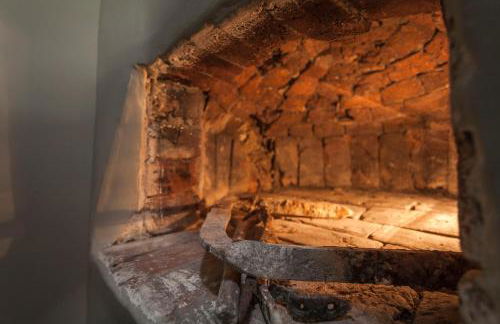 Three Little Pigs Luxury Cottage - Photo 42