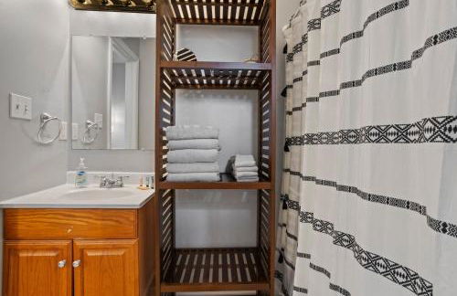 Waterfront Home with Pool, Hot Tub and Game Area - Foto 22