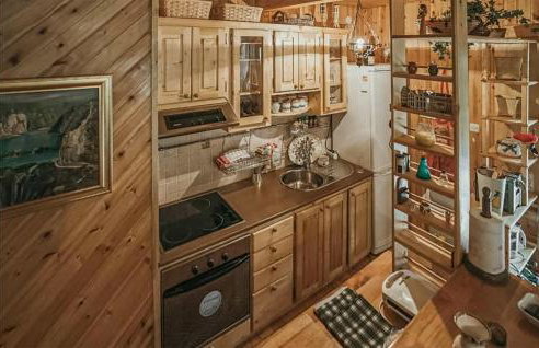 5 Bedroom Cozy Home In Sertic Poljana - Foto 7