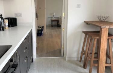 The Little Seahorse - Newly Renovated Cottage 5mins Walk The Beach with Hot Tub - Photo 17