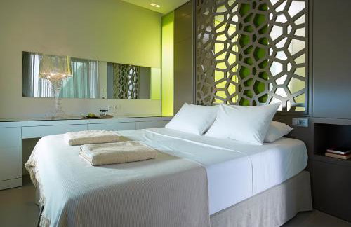 Youphoria Sea View Villas - Photo 20