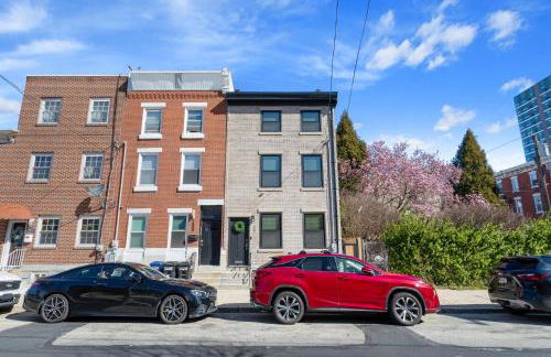 Welcome to The Lux Collective a Spacious 5-Bedroom House close to Stadiums, Universities, Center City & more! - Foto 9