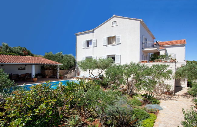 Villa Lukrecia - Foto 1