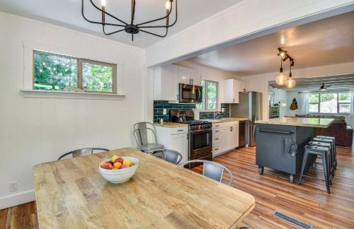 Cozy Retreat with Deck about 2 Mi to Pinecrest Lake! - Foto 13