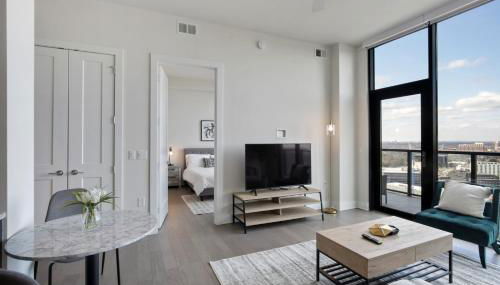 Midtown Penthouse 2 bdrm - Photo 4