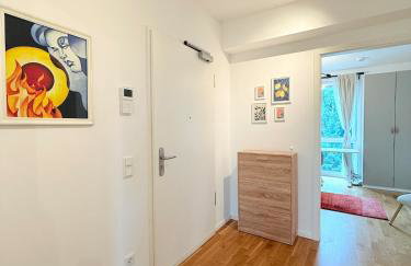 New-three room-Entire Apartment with two Balconies & Garage, Central-Fast Access to City Center - Barmbek -Stadtpark - Foto 4
