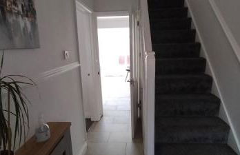 Brackenfield House in Great Barr, Birmingham near the Alexander Stadium and near the M6, with free WiFi, free parking and easy access to Walsall, West Bromwich, Aston Villa Football Ground, Star City and Birmingham City Centre - Foto 13