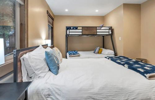 3BD with Hot Tub Two Minutes from King Beach - Foto 24