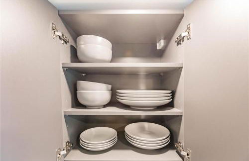 Exclusive Condo w Beautiful City Views and Full Amenities! - Foto 16