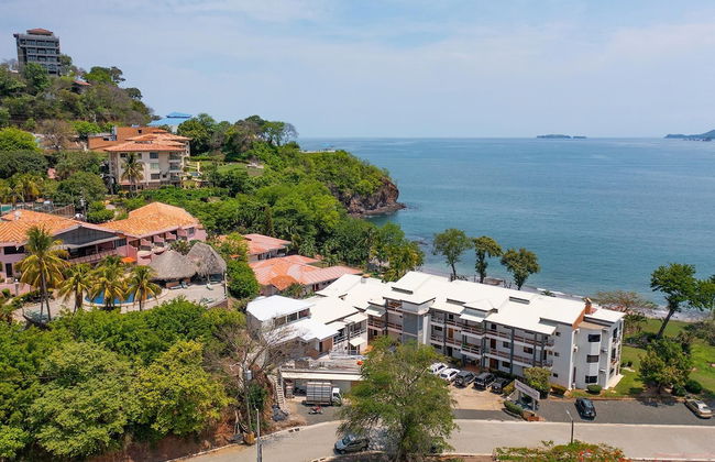 Newly Remodeled Beachfront Condo, Ground-Floor Terrace & Direct Access to Playa Flamingo - Foto 40