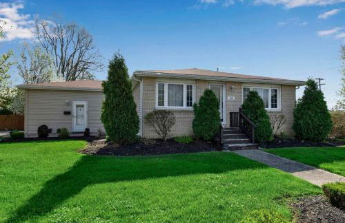 Family Fun Pool Central Airport - Photo 9