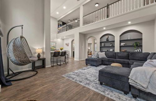 Gorgeous 6BR 3 5 Bth Home with Pool and Game Room - Photo 8