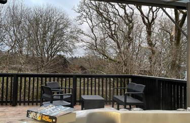 Belle 2 bedroom log cabin with hot tub, forest and loch - Foto 28