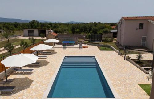 Five Bedroom Villa With Pool - Foto 36