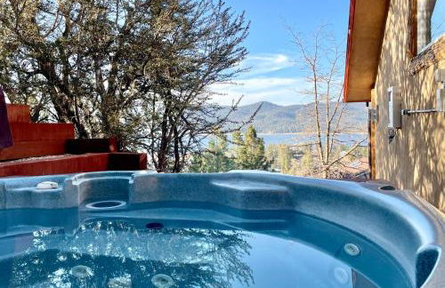 Big Bear Village View Haus is a large pet and kid friendly chalet with hot tub located a short walk to village - Foto 36