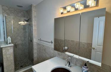 Cozy Room by Hofstra University - Photo 26