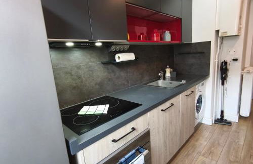 LE MIOLLIS - CENTRAL et CONFORT - WIFI- prés tansports en commun et commerces - Foto 13