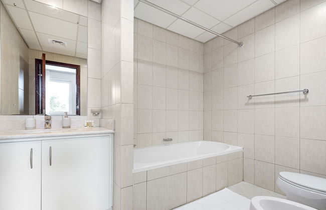 Elegant Apartment Retreat at Widcombe House 3 - Photo 17