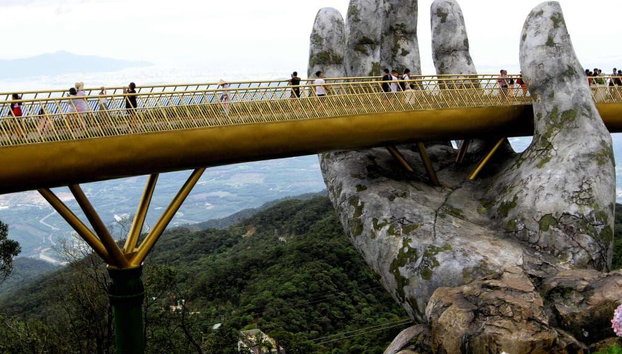 El Golden Bridge en las colinas de Ba Na – Tour de un día entero - Foto 4