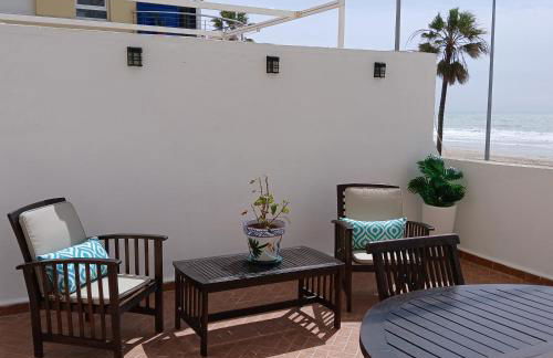 AMAZING FRONTAL BEACH APARTMENT #Traveller's Awards2023 - Foto 8